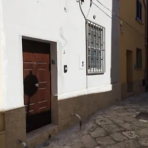 First House , Brindisi Italia